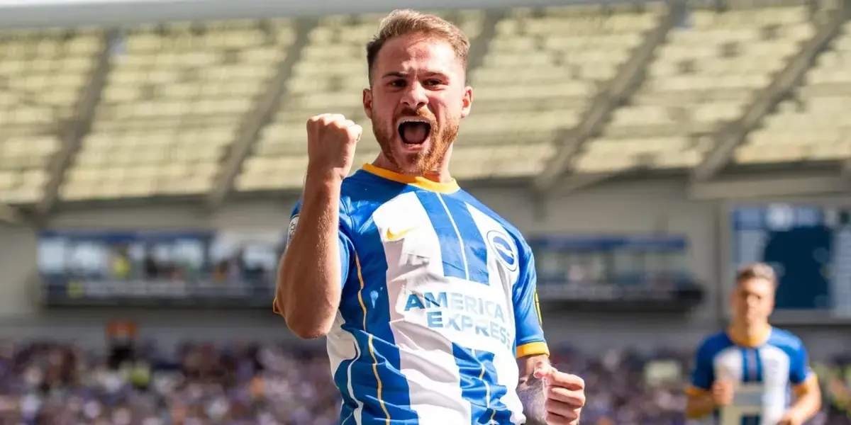 Además, Enzo Fernández y el Cuti Romero no pueden ayudar a sus equipos en esta primera mitad. El Dibu Martínez mantenía el arco en cero.