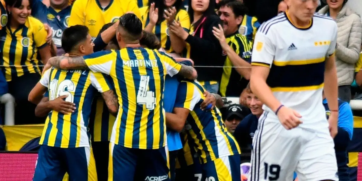 Además, Jorge Almirón se mostró molesto por el estilo de juego del equipo.