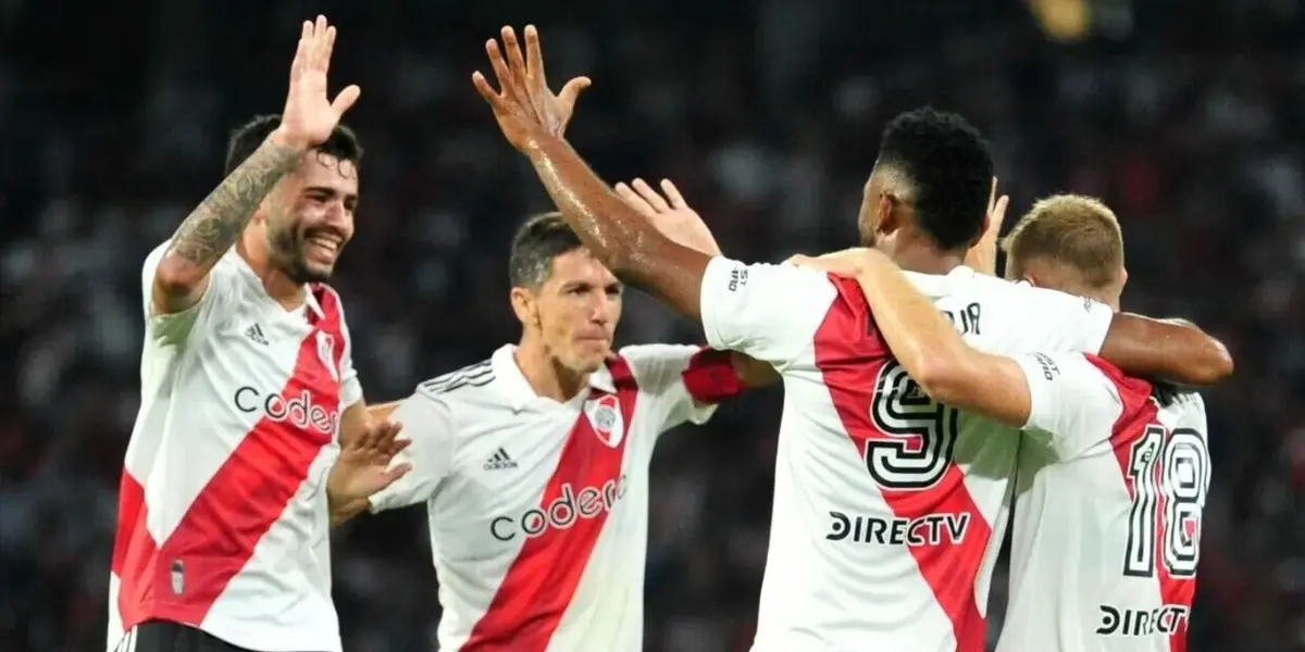 Dos figuras del plantel de River Plate podrían convertirse en compañeros de Lionel Messi.