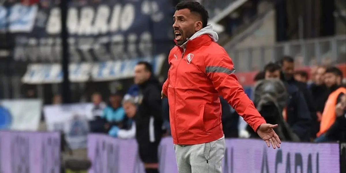 El club en el que dirige El Apache volvió a sufrir una inhibición por una deuda con otro ex jugador que pasó por el club sin pena ni gloria.