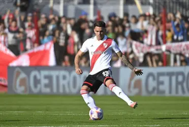 El defensor ingresó en la segunda mitad contra Talleres en el Monumental.