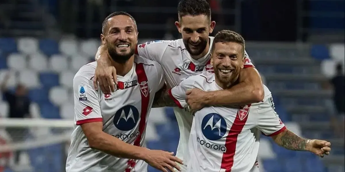 El volante de la Selección Argentina, recién llegado al club italiano, jugó los últimos minutos en la victoria contra el Sassuolo.
