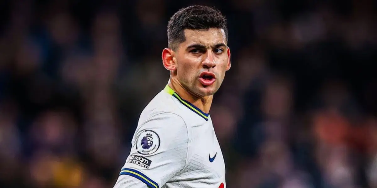 Igualó con el Manchester United pero el futuro del argentino y del equipo es complicado,