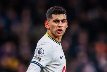 Igualó con el Manchester United pero el futuro del argentino y del equipo es complicado,