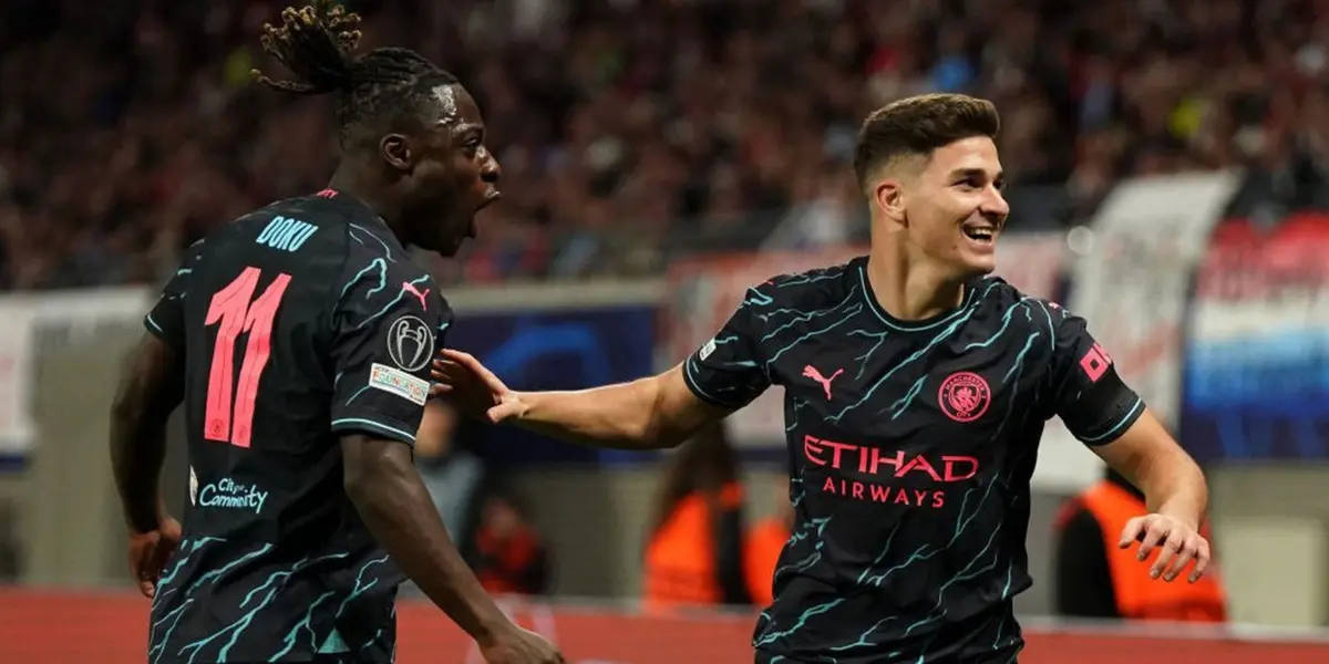 Julián celebrando en City