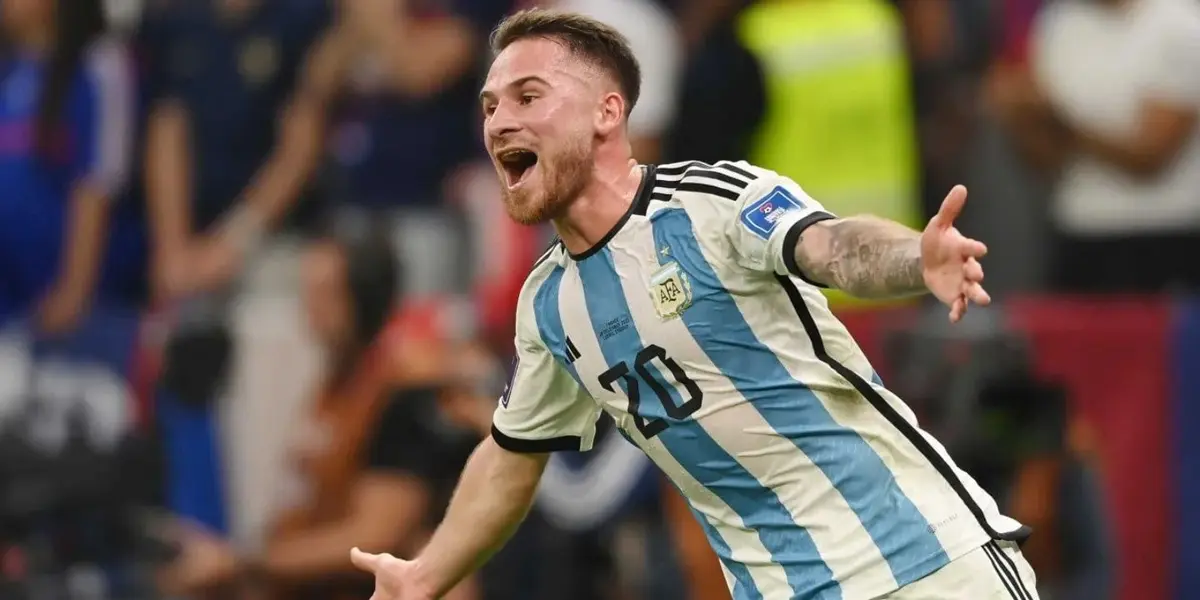 Los cuatro equipos más poderosos de Inglaterra estarían dispuestos a fichar al ex Boca.