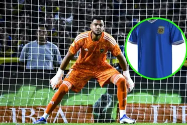 Un ex jugador del club trazó un paralelismo entre el actual portero y un histórico arquero argentino.